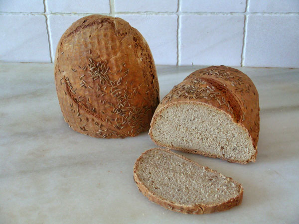 Pan de centeno y alcaravea