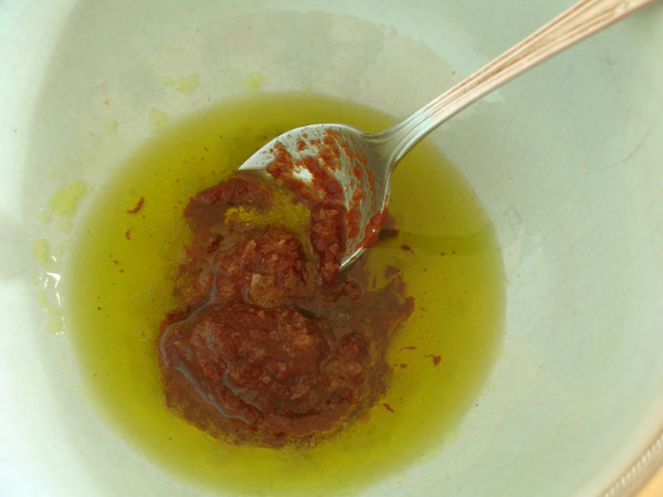 Carne de pimiento choricero con aceite y sal