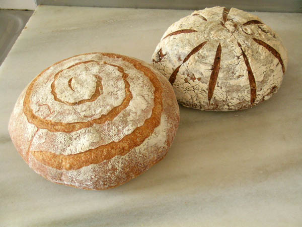 Pan espiral y pan de espelta y nueces