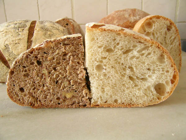 Pan espiral y pan de espelta y nueces